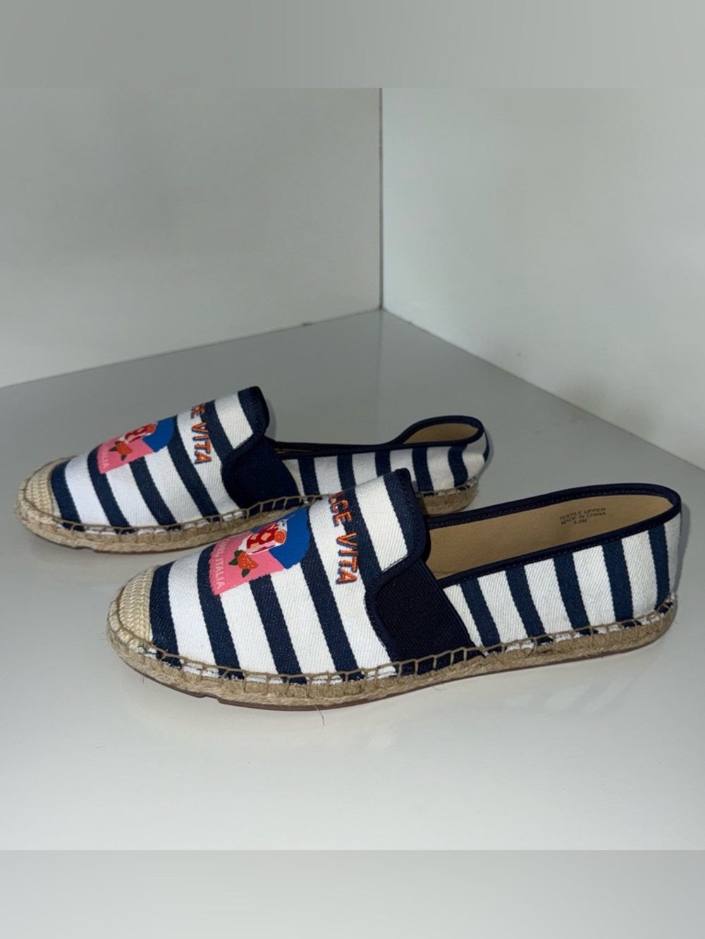 Talbots IZZY EMBROIDERED CANVAS ESPADRILLES Size 8.5